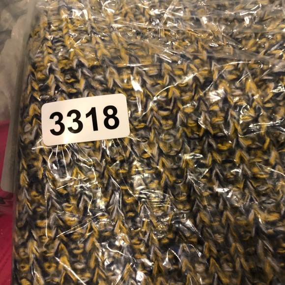 ❤️🌸🐝 Laced Confetti Sweater 💕🌸🐝 - Picture 6 of 6